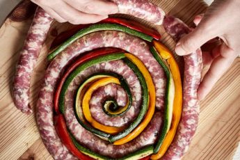 ruota di salsiccia con verdure