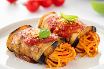 involtini di melanzane e spaghetti