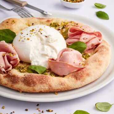 pizza con mortadella e pistacchi