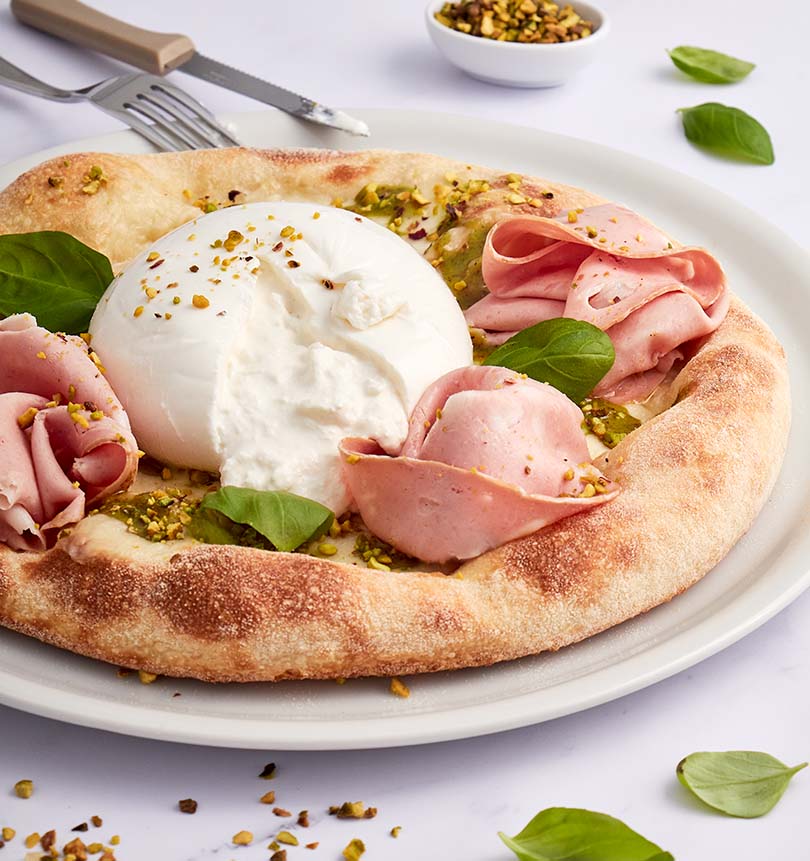 pizza con mortadella e pistacchi